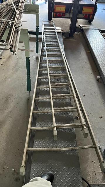 Grote uitschuifbare aluminium ladder – ca. 4,5 meter beschikbaar voor biedingen