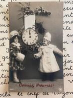 1909 Gelukkig Nieuwjaar - kindjes met klok (II), Ophalen of Verzenden, Voor 1920, Gelopen, Feest(dag)