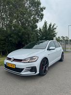 Volkswagen Golf GTI 245pk - Camera - Pano - VC -Keyless- 19", Zwart, 4 cilinders, 1984 cc, 1337 kg
