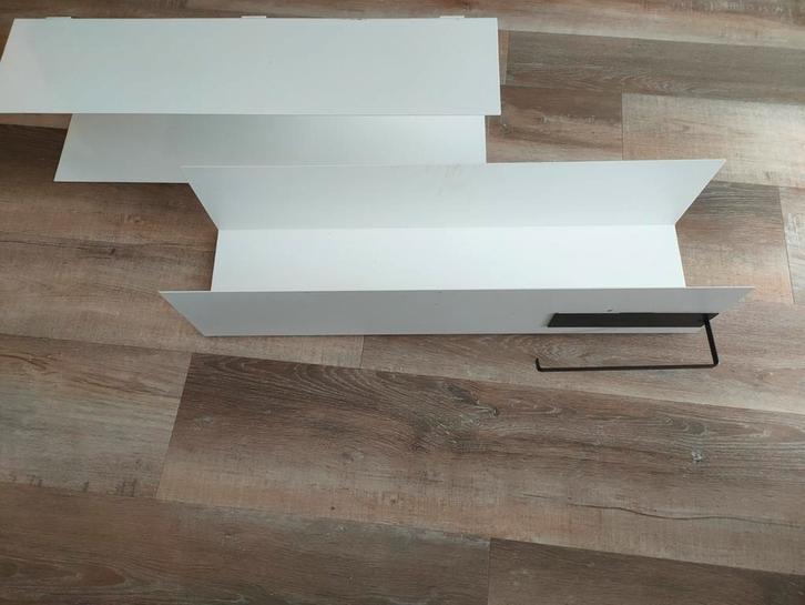 IKEA Metalen (keuken)rekken wit, Huis en Inrichting, Woonaccessoires | Wandplanken en Boekenplanken, Ophalen