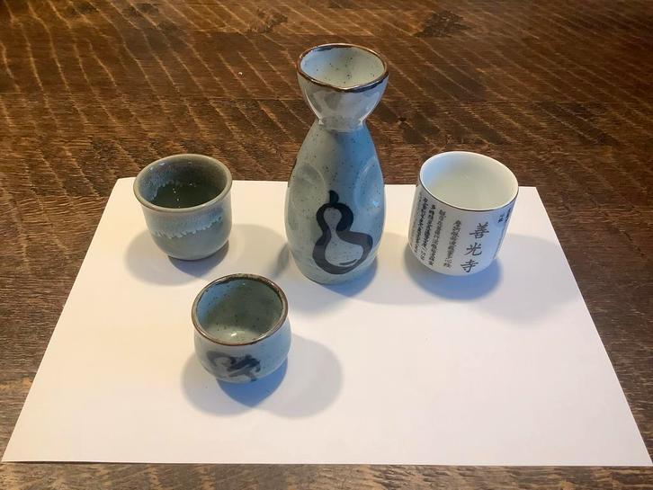 Originele Japanse Sake Set met Bekers, Antiek en Kunst, Antiek | Keramiek en Aardewerk, Ophalen of Verzenden
