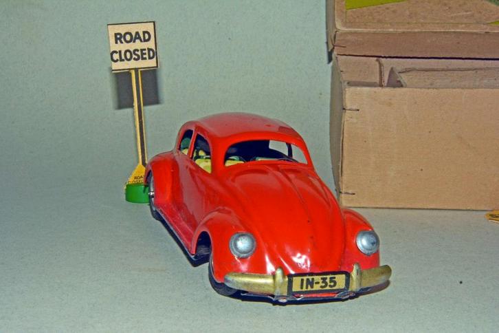 vroege VW kever JNF (split window) made in US-Zone, Antiek en Kunst, Antiek | Speelgoed, Verzenden