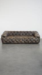 Stoere, unieke en moderne rundleren chesterfield bank, Huis en Inrichting, Banken | Bankstellen, Ophalen, Gebruikt, 100 tot 125 cm