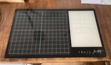 Tim Holtz Glass Media Mat groot. Tonic studio beschikbaar voor biedingen