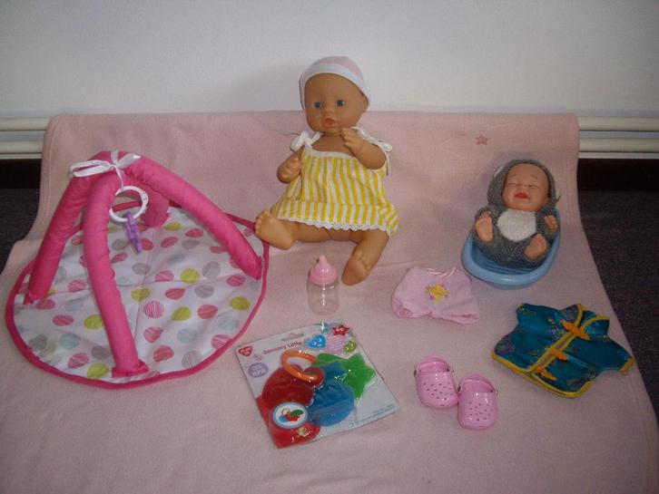 new baby born pop met speelkleed en acc, Kinderen en Baby's, Speelgoed | Poppen, Zo goed als nieuw, Babypop, Ophalen of Verzenden