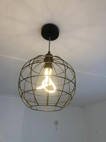 Moderne bolvormig open draadstaal hanglampje met wortellamp beschikbaar voor biedingen