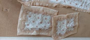 Tweepersoons Sprei - Beige met Bloemen beschikbaar voor biedingen
