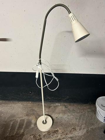 Bureaulamp beschikbaar voor biedingen