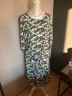 Groene jurk met vogelmotief - Maat XXL, Maat 46/48 (XL) of groter, Ophalen of Verzenden, Zo goed als nieuw, Onder de knie