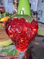 Glazen aarbei lamp op batterijen 20 cm hoog / 15 breed, Huis en Inrichting, Lampen | Tafellampen, Ophalen of Verzenden, Nieuw