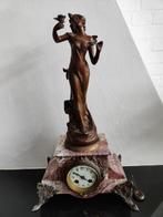 Antieke Franse pendule met bronzen beeld, Antiek en Kunst, Ophalen of Verzenden