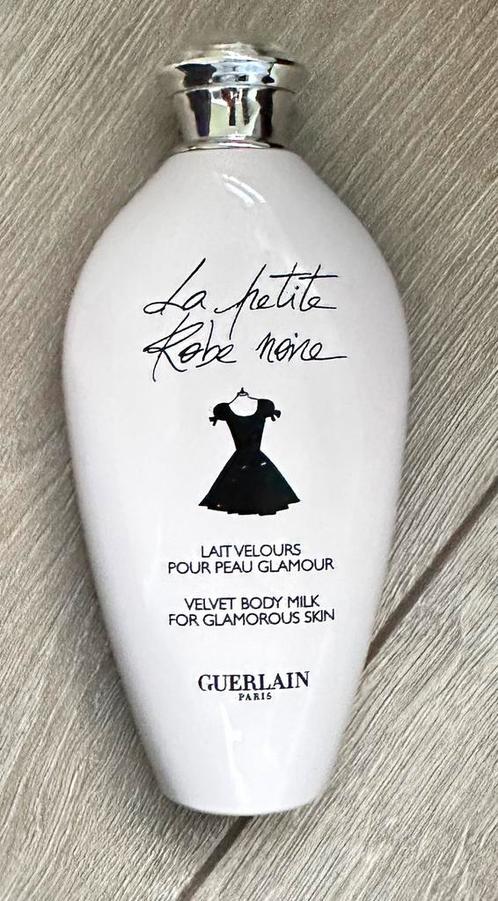 Nieuwe Bodylotion van Guerlain - La Petite Robe Noire, Sieraden, Tassen en Uiterlijk, Uiterlijk | Parfum, Nieuw, Ophalen of Verzenden