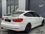 BMW 3-serie Gran Turismo 320i High Executive | Pano | NAP |, Auto's, Automaat, Achterwielaandrijving, Gebruikt, Euro 6