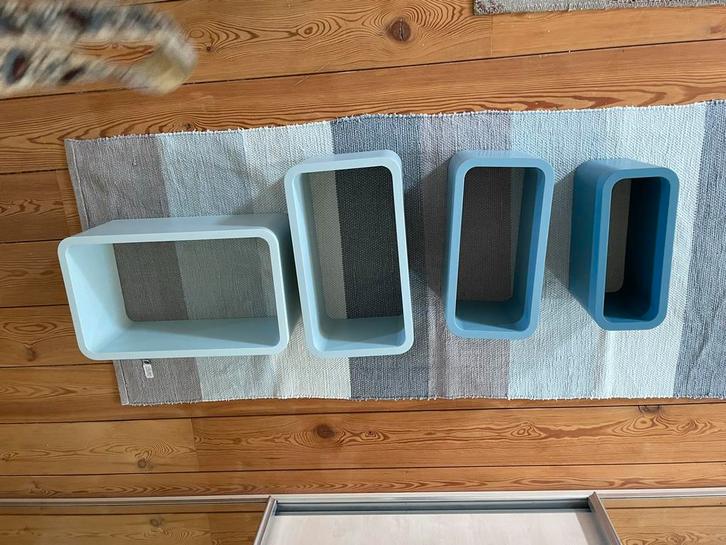 Babykamer Accessoires Lampenkap& Sebra Planken en Tapijt, Huis en Inrichting, Woonaccessoires | Wandplanken en Boekenplanken, Ophalen