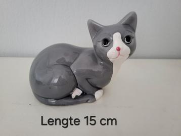 Vintage / retro kattenbeeldje / poezenbeeldje / beeldje kat  beschikbaar voor biedingen