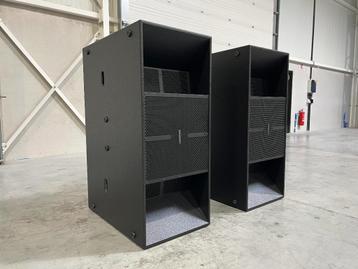2x Pioneer XY-218HS 2x18" sub + wheels + cover beschikbaar voor biedingen