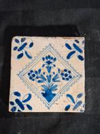 Lot van 32 stuks 17e eeuwse kwadraat en tulpen tegels., Ophalen of Verzenden