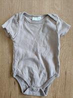 Beige romper mt62, Kinderen en Baby's, Babykleding | Maat 62, Ophalen, Nacht- of Onderkleding, Zo goed als nieuw, Jongetje of Meisje