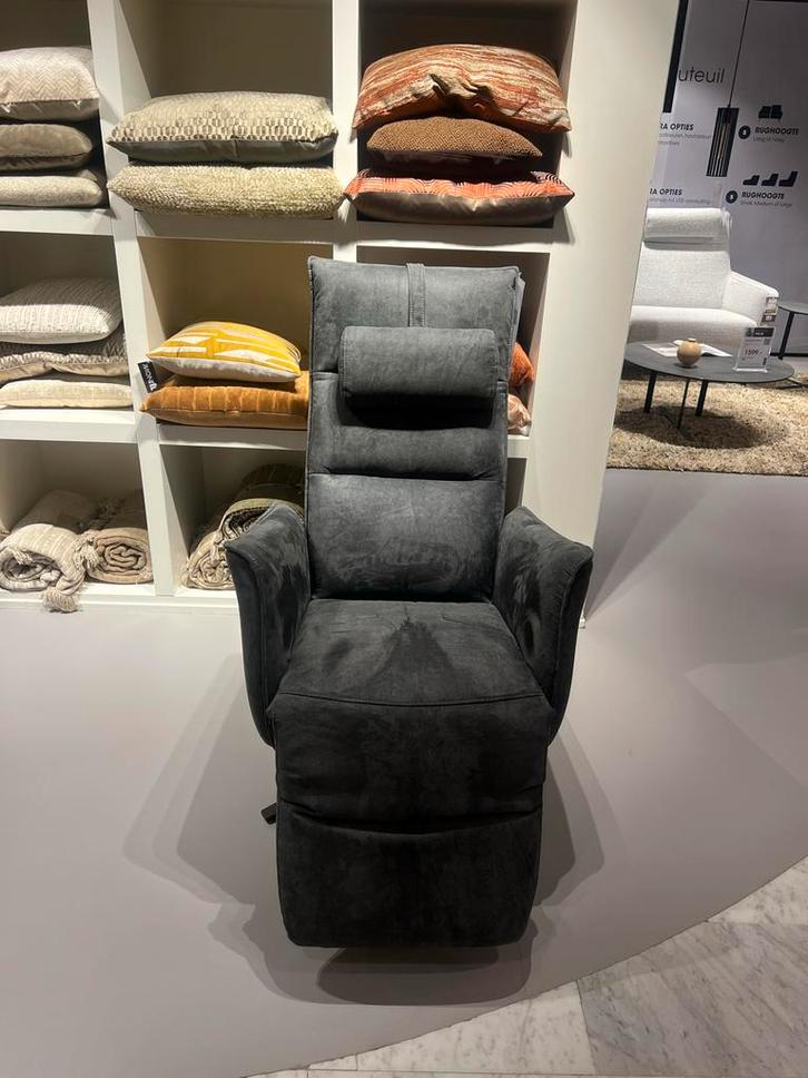 Diverse Montèl fauteuils – Relax en Normaal, Huis en Inrichting, Fauteuils, Zo goed als nieuw, Stof, 75 tot 100 cm, Ophalen