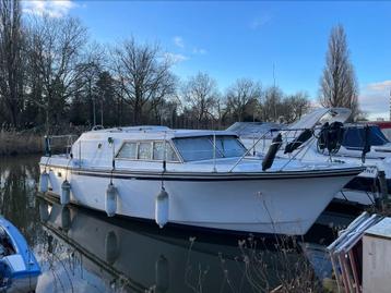  ZUINIGE  POLYESTER BOOT  MET BINNENMOTOR  EN DUBBELE BESTUR beschikbaar voor biedingen