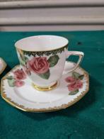 Kop en schotel winterling bavaria rozen, Huis en Inrichting, Keuken | Servies, Ophalen of Verzenden