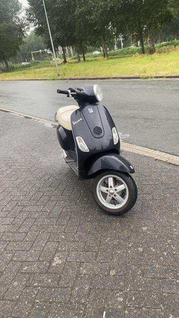 Vespa lx 70 beschikbaar voor biedingen