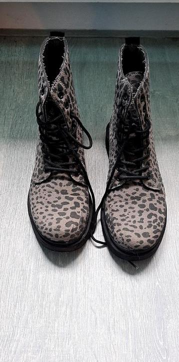 L.A. Gear schoenen maat 39 (panterprint grijs/ zwart)