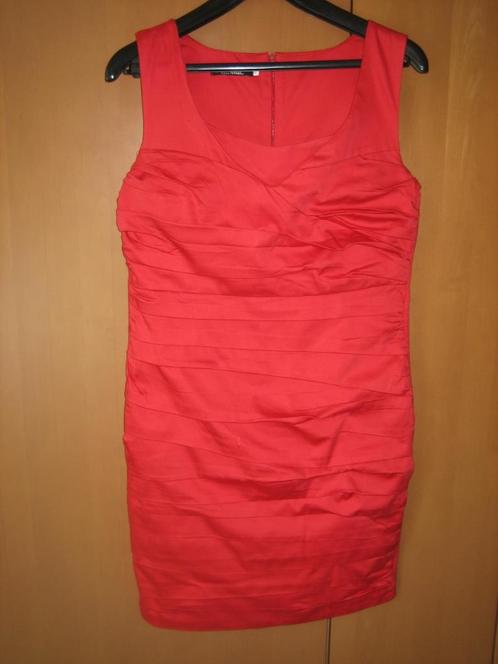 Ferrari-rood speels jurkje RINASCIMENTO 40 snazzeys, Kleding | Dames, Jurken, Zo goed als nieuw, Maat 38/40 (M), Rood, Onder de knie
