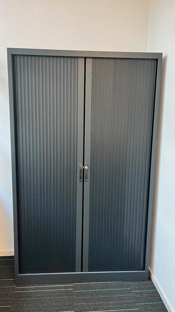 Roldeurkast 120x180cm met 4 schappen - Zonder Sleutels beschikbaar voor biedingen