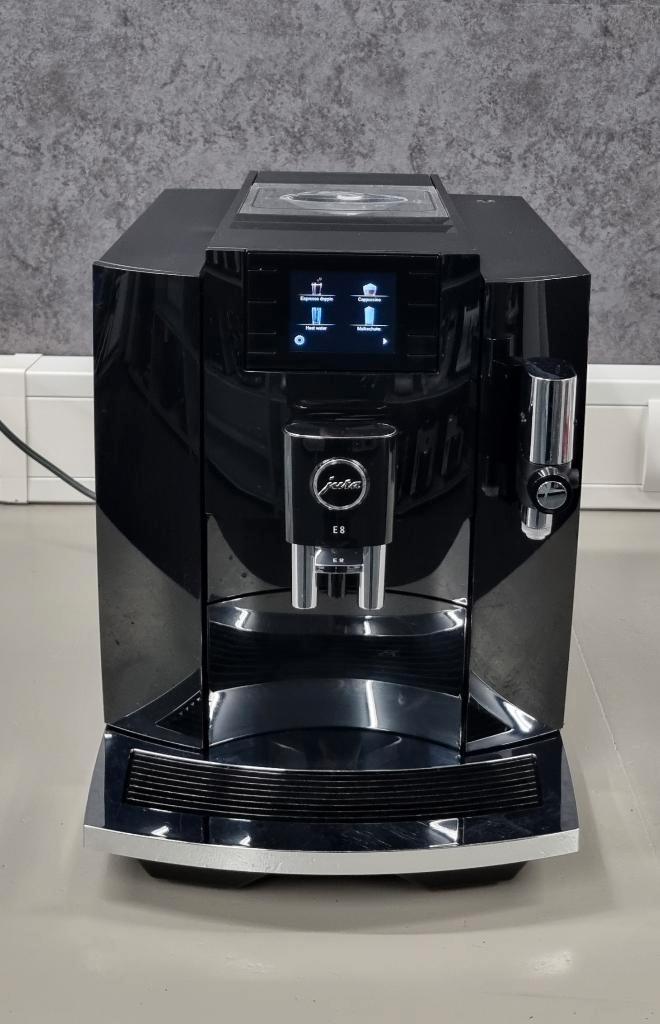 Jura E8 EB Piano Black MET GARANTIE EN SERVICEBEURT, Witgoed en Apparatuur, Koffiezetapparaten, Zo goed als nieuw, Gemalen koffie