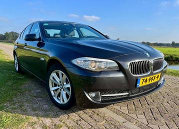 BMW 5-Serie 3.0 I 523 AUT 2011 Grijs Dakraam Trekhaak Nap beschikbaar voor biedingen