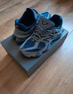 New Balance 9060 limited edition, Ophalen of Verzenden, Zo goed als nieuw, Blauw