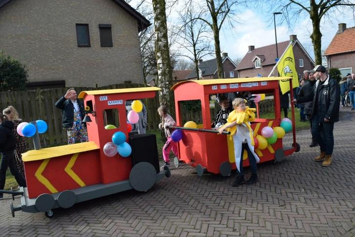 Carnavalswagen / Optochtwagen - Trein, Hobby en Vrije tijd, Feestartikelen, Gebruikt, Carnaval, Ophalen