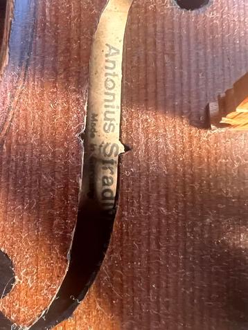 Oude antiek viool. beschikbaar voor biedingen