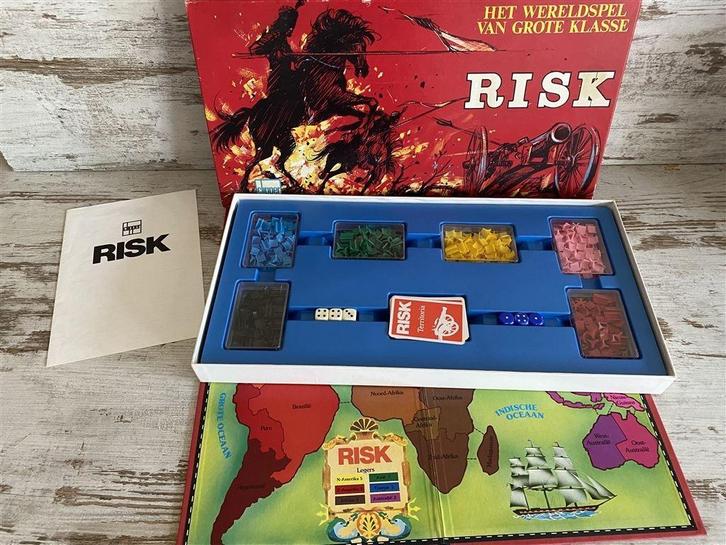 Risk rode doos orginele versie [s932], Hobby en Vrije tijd, Gezelschapsspellen | Bordspellen, Zo goed als nieuw, Ophalen of Verzenden