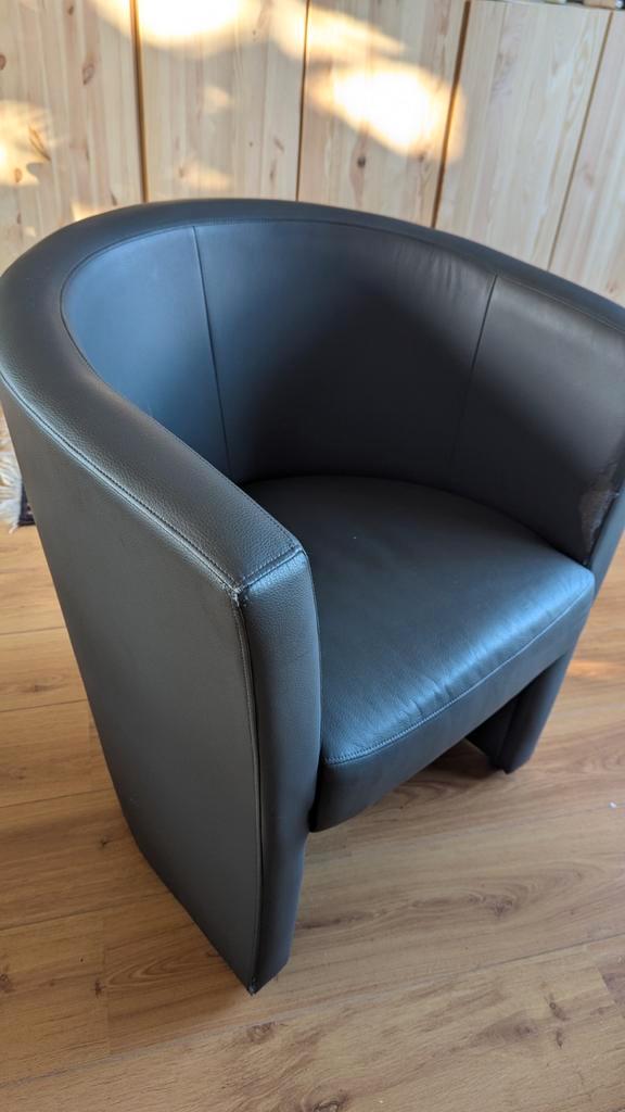 Fijne lichtgewicht kuipstoel / fauteuil, Huis en Inrichting, Fauteuils, Gebruikt, Kunststof, 75 tot 100 cm, Minder dan 75 cm, Ophalen