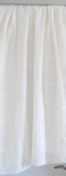 '2 WITTE VITRAGES INBETWEEN MET LICHTE STRUCTUUR DUBBELE PLO, Huis en Inrichting, Stoffering | Gordijnen en Lamellen, Zo goed als nieuw