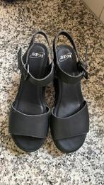 Mooie schoenen SPM maat 41, Kleding | Dames, Schoenen, Ophalen of Verzenden, Zo goed als nieuw, Zwart, Sneakers of Gympen