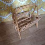 Rotan lektuurbak, Verzamelen, Poppenhuizen en Toebehoren, Ophalen of Verzenden, Gebruikt, Poppenhuis