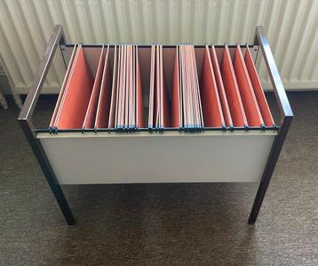 Hangmappenmeubel  met A4 hangmappen beschikbaar voor biedingen