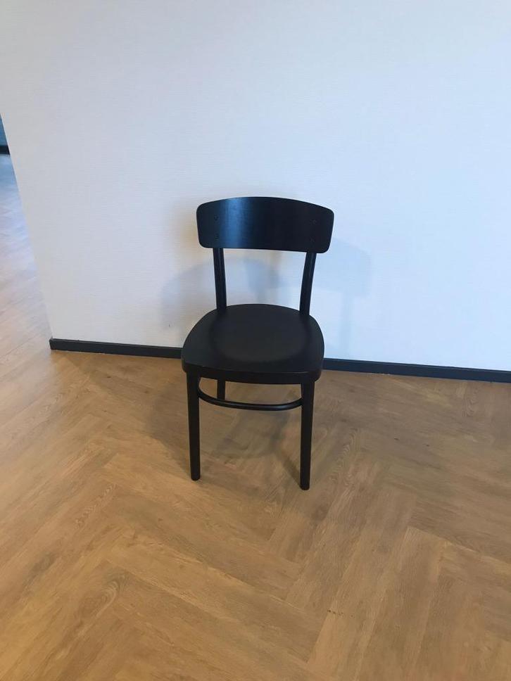 Zwarte IKEA stoel – model IDOLF - 3 STUKS, Huis en Inrichting, Stoelen, Zo goed als nieuw, Vier, Hout, Zwart, Ophalen