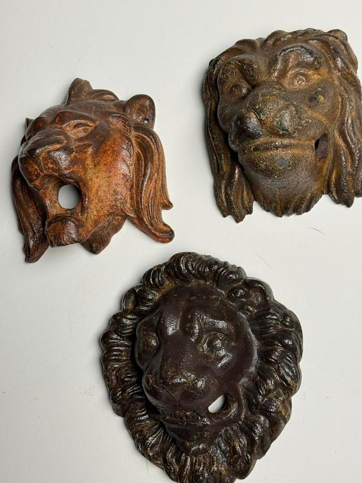Set van 3 leeuwenkoppen gietijzer, Antiek en Kunst, Kunst | Beelden en Houtsnijwerken, Ophalen