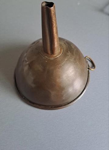 Antieke Koperen Trechter (1890-1920) beschikbaar voor biedingen