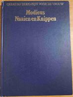 Modieus naaien en knippen - Marja Barendrecht, Ophalen of Verzenden, Gelezen, Borduren en Naaien, Lekturama