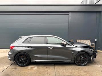 Audi RS3 8Y 2022 SCHADE QUATTRO PANO B&O NAVI CRUISE beschikbaar voor biedingen