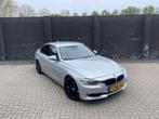 BMW 3-Serie (e90) 2.0D 320 EDE 120KW Aut8(f30) 2015 Grijs, Origineel Nederlands, Te koop, Zilver of Grijs, 5 stoelen