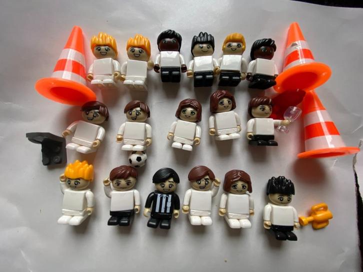 Poppetje Jan Linders Voetbal Scheidsrechter + 16 voetballers, Verzamelen, Poppetjes en Figuurtjes, Zo goed als nieuw, Ophalen