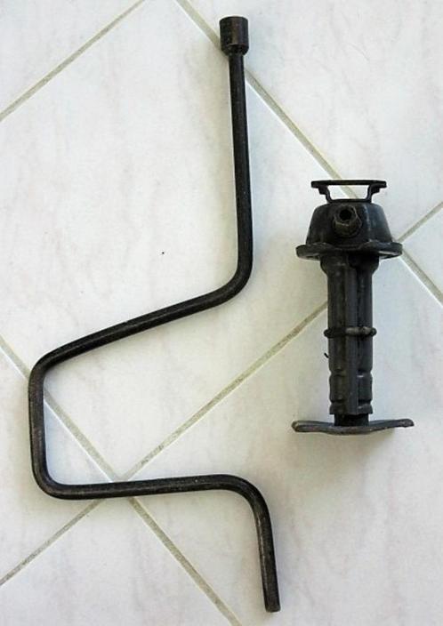 Oldtimer krik met hendel - Jaren 60-70, Auto diversen, Krikken, Schaarkrik, Hydraulisch, Verzenden