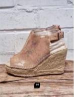 Kenneth Cole - Suedeleren sandalen sleehak maat 39 - Nieuw, Kenneth Cole, Nieuw, X, Roze