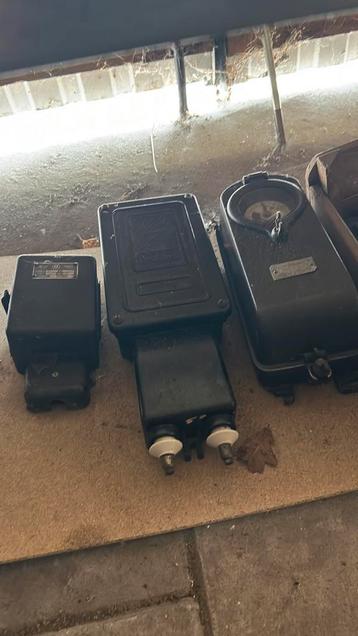 Brocante en curiosa beschikbaar voor biedingen